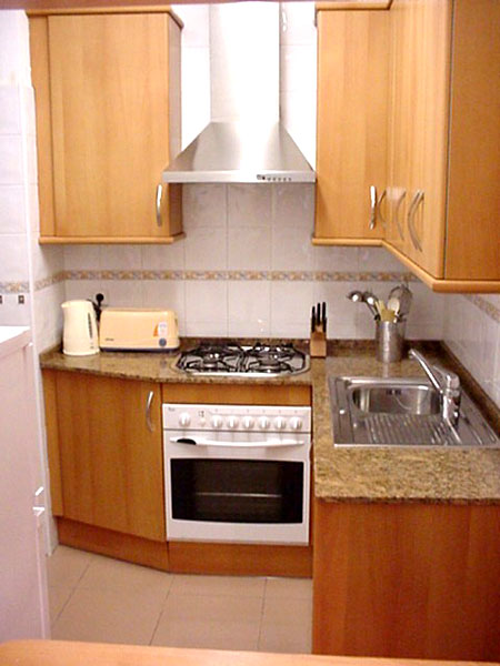 Small Kitchen Design Pictures in Pakistan