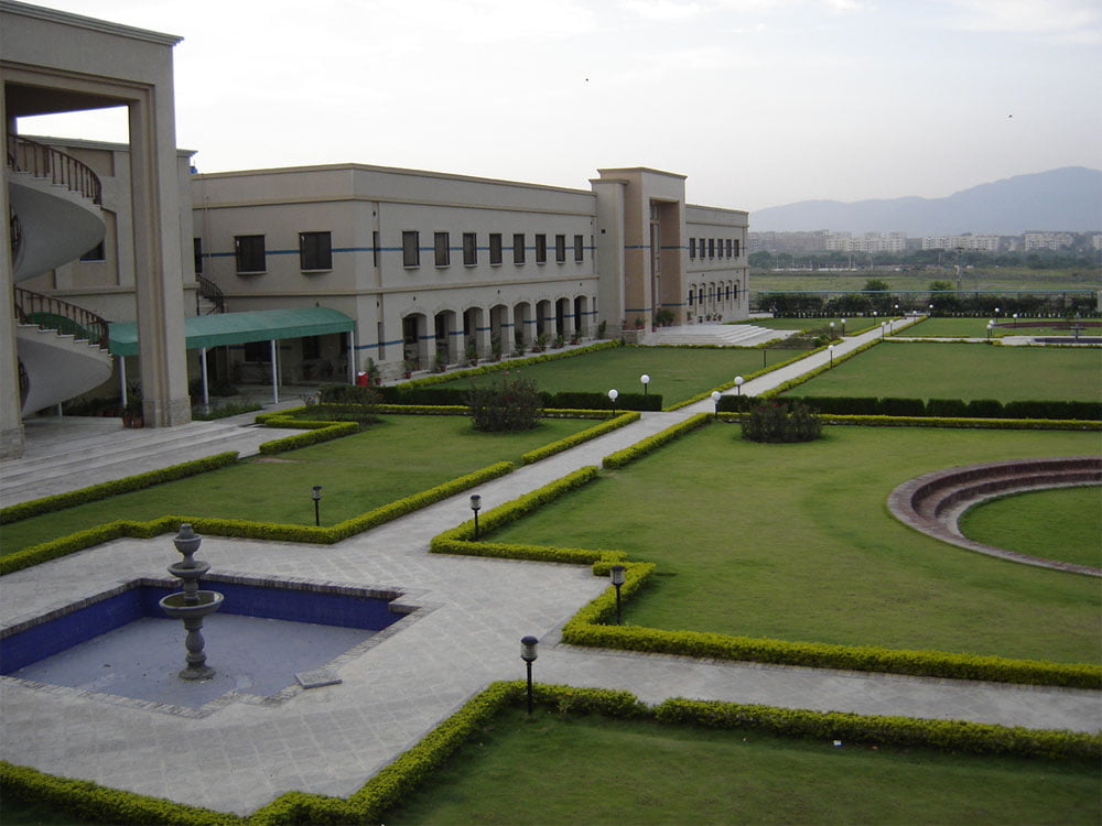 FAST National University Lahore Admission 2022